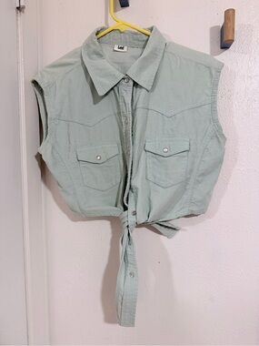 Lee Sleeveless Tie-Front Crop Top - Sage Green